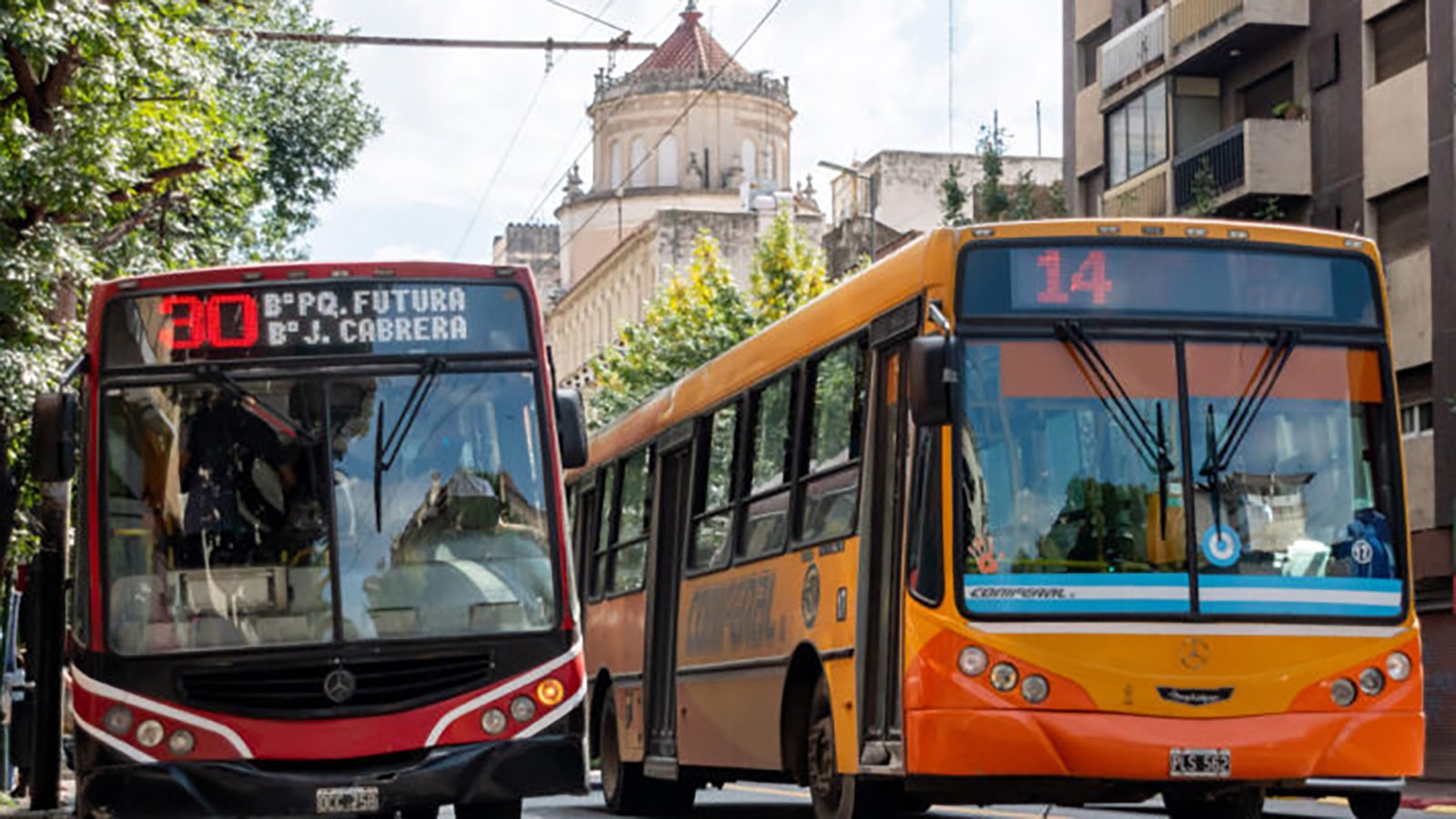 Los colectiveros de Córdoba lograron un acuerdo salarial provisorio y levantaron el paro interurbano – FM Digital Empalme