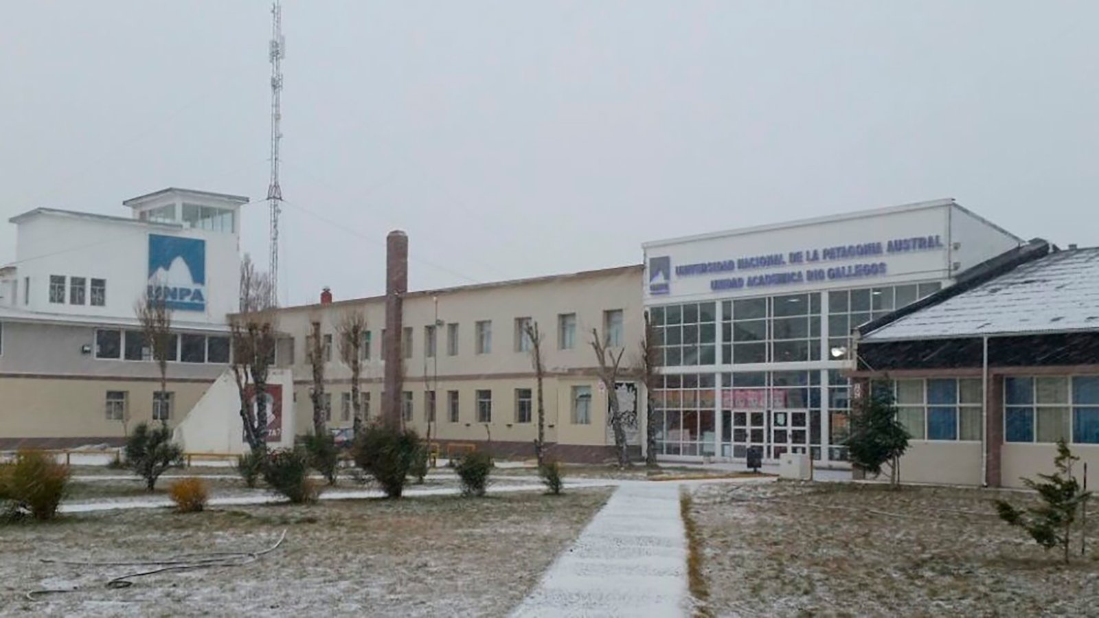 Denunciaron un atentado a la democracia universitaria en Río Gallegos: destruyeron carteles que llaman a marchar el 23A – FM Digital Empalme